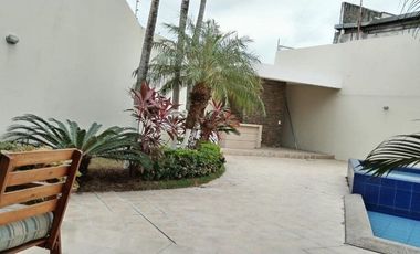 EN ALQUILER CASA CON PISCINA, CEIBOS, GUAYAQUIL.