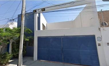 Casa en Venta en Lomas 4ta secc. Calle Iyali- cerca del Libanes