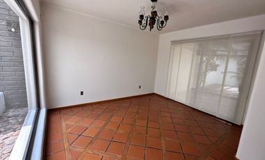 Casa en Venta en Lomas 4ta secc. Calle Iyali- cerca del Libanes