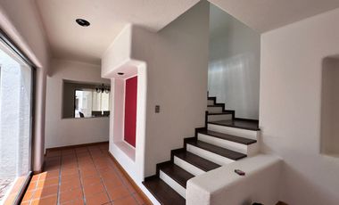 Casa en Venta en Lomas 4ta secc. Calle Iyali- cerca del Libanes