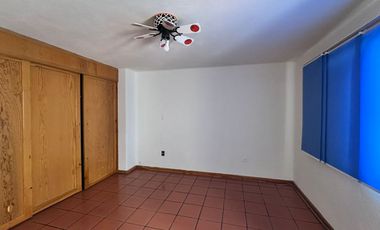 Casa en Venta en Lomas 4ta secc. Calle Iyali- cerca del Libanes