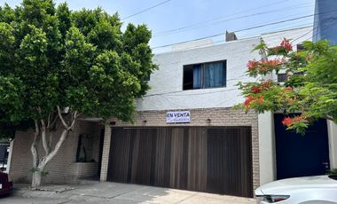 Casa en venta en Lomas 4ta secc.- Frente a área verde