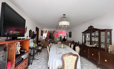 Casa en venta en Lomas 4ta secc.- Frente a área verde