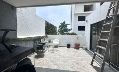 Casa en venta en Lomas 4ta secc.- Frente a área verde