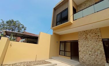 Dijual Rumah Baru Desain Modern Siap Huni Komplek Margahayu di Saturnus Timur Kota Bandung