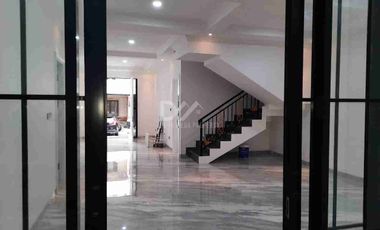 Dijual Rumah Baru Cantik Strategis Bangunan Kokoh di Bintaro Sektor 9