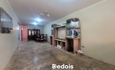 VENTA CASA DE DOS PISOS EN VENTANILLA
