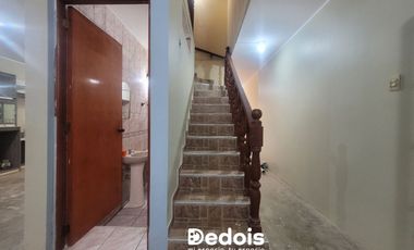 VENTA CASA DE DOS PISOS EN VENTANILLA