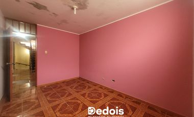 VENTA CASA DE DOS PISOS EN VENTANILLA