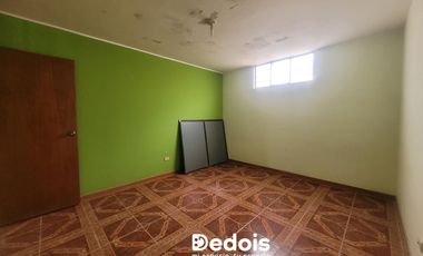 VENTA CASA DE DOS PISOS EN VENTANILLA