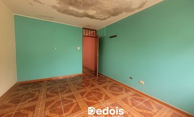 VENTA CASA DE DOS PISOS EN VENTANILLA