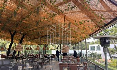 Hermosa residencia en venta con vista arbolada en hacienda de vallescondido.