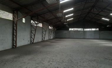EN ALQUILER  LOCAL COMERCIAL GALPON EN VIA A DAULE