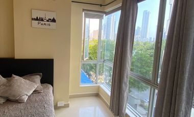 Apartamento turístico amoblado en venta, barrio Laguito