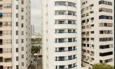 Apartamento turístico amoblado en venta, barrio Laguito