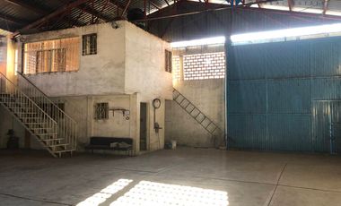 Bodega en RENTA en esquina