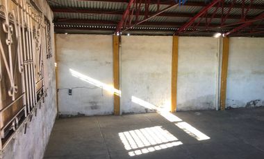 Bodega en RENTA en esquina