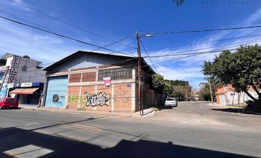Bodega en RENTA en esquina