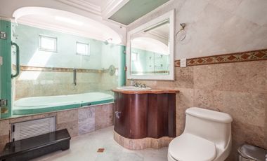 Casa Remodelada con Vista al Campo de Golf en Marina Vallarta - Remodeled Golf Course View Home in Marina Vallarta – Pool with Jacuzzi & Solar Panels