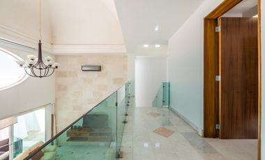 Casa Remodelada con Vista al Campo de Golf en Marina Vallarta - Remodeled Golf Course View Home in Marina Vallarta – Pool with Jacuzzi & Solar Panels