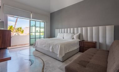 Casa Remodelada con Vista al Campo de Golf en Marina Vallarta - Remodeled Golf Course View Home in Marina Vallarta – Pool with Jacuzzi & Solar Panels