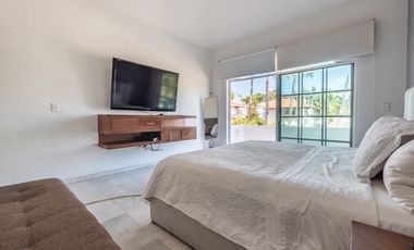 Casa Remodelada con Vista al Campo de Golf en Marina Vallarta - Remodeled Golf Course View Home in Marina Vallarta – Pool with Jacuzzi & Solar Panels