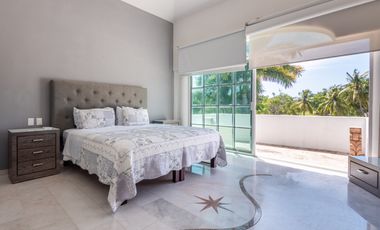 Casa Remodelada con Vista al Campo de Golf en Marina Vallarta - Remodeled Golf Course View Home in Marina Vallarta – Pool with Jacuzzi & Solar Panels