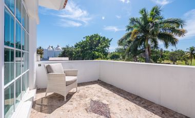 Casa Remodelada con Vista al Campo de Golf en Marina Vallarta - Remodeled Golf Course View Home in Marina Vallarta – Pool with Jacuzzi & Solar Panels