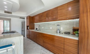 Casa Remodelada con Vista al Campo de Golf en Marina Vallarta - Remodeled Golf Course View Home in Marina Vallarta – Pool with Jacuzzi & Solar Panels
