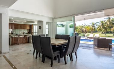 Casa Remodelada con Vista al Campo de Golf en Marina Vallarta - Remodeled Golf Course View Home in Marina Vallarta – Pool with Jacuzzi & Solar Panels