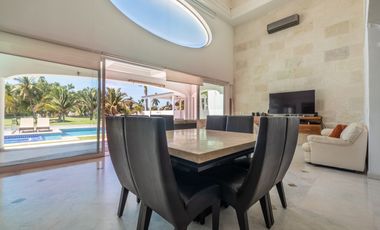 Casa Remodelada con Vista al Campo de Golf en Marina Vallarta - Remodeled Golf Course View Home in Marina Vallarta – Pool with Jacuzzi & Solar Panels
