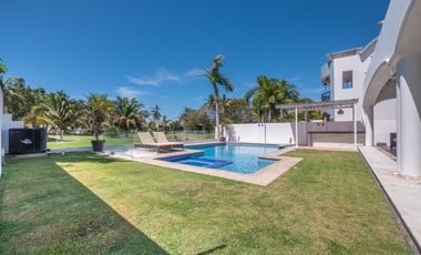 Casa Remodelada con Vista al Campo de Golf en Marina Vallarta - Remodeled Golf Course View Home in Marina Vallarta – Pool with Jacuzzi & Solar Panels
