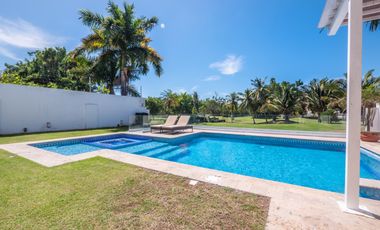 Casa Remodelada con Vista al Campo de Golf en Marina Vallarta - Remodeled Golf Course View Home in Marina Vallarta – Pool with Jacuzzi & Solar Panels