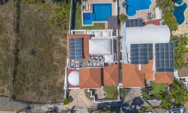 Casa Remodelada con Vista al Campo de Golf en Marina Vallarta - Remodeled Golf Course View Home in Marina Vallarta – Pool with Jacuzzi & Solar Panels