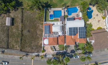 Casa Remodelada con Vista al Campo de Golf en Marina Vallarta - Remodeled Golf Course View Home in Marina Vallarta – Pool with Jacuzzi & Solar Panels