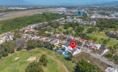 Casa Remodelada con Vista al Campo de Golf en Marina Vallarta - Remodeled Golf Course View Home in Marina Vallarta – Pool with Jacuzzi & Solar Panels