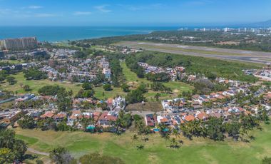 Casa Remodelada con Vista al Campo de Golf en Marina Vallarta - Remodeled Golf Course View Home in Marina Vallarta – Pool with Jacuzzi & Solar Panels