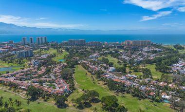 Casa Remodelada con Vista al Campo de Golf en Marina Vallarta - Remodeled Golf Course View Home in Marina Vallarta – Pool with Jacuzzi & Solar Panels