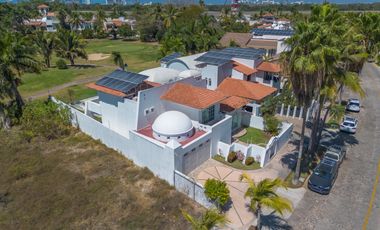 Casa Remodelada con Vista al Campo de Golf en Marina Vallarta - Remodeled Golf Course View Home in Marina Vallarta – Pool with Jacuzzi & Solar Panels