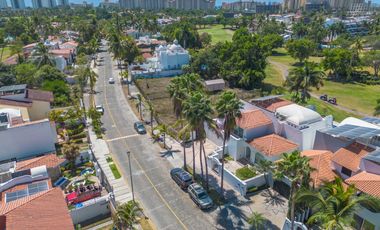 Casa Remodelada con Vista al Campo de Golf en Marina Vallarta - Remodeled Golf Course View Home in Marina Vallarta – Pool with Jacuzzi & Solar Panels