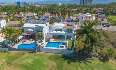 Casa Remodelada con Vista al Campo de Golf en Marina Vallarta - Remodeled Golf Course View Home in Marina Vallarta – Pool with Jacuzzi & Solar Panels
