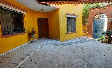 CASA EN VENTA EN EL CENTRO DE TEQUISQUIAPAN