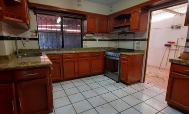 CASA EN VENTA EN EL CENTRO DE TEQUISQUIAPAN