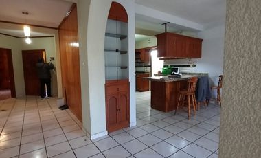 CASA EN VENTA EN EL CENTRO DE TEQUISQUIAPAN