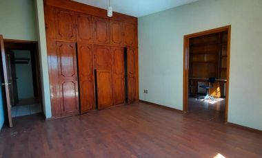 CASA EN VENTA EN EL CENTRO DE TEQUISQUIAPAN