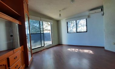 CASA EN VENTA EN EL CENTRO DE TEQUISQUIAPAN
