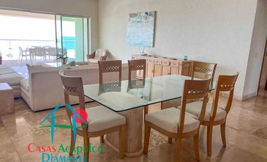 Frente al mar. En exclusivo departamento con terraza panorámica y acceso directo a la playa