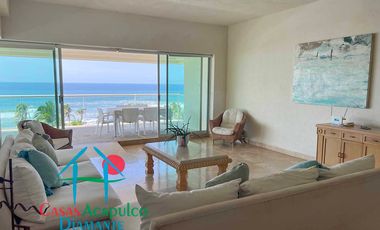 Frente al mar. En exclusivo departamento con terraza panorámica y acceso directo a la playa