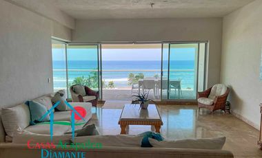 Frente al mar. En exclusivo departamento con terraza panorámica y acceso directo a la playa