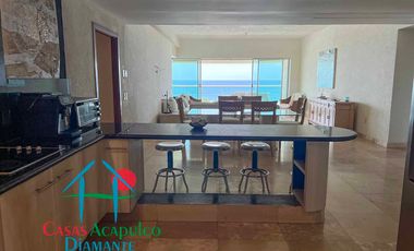 Frente al mar. En exclusivo departamento con terraza panorámica y acceso directo a la playa